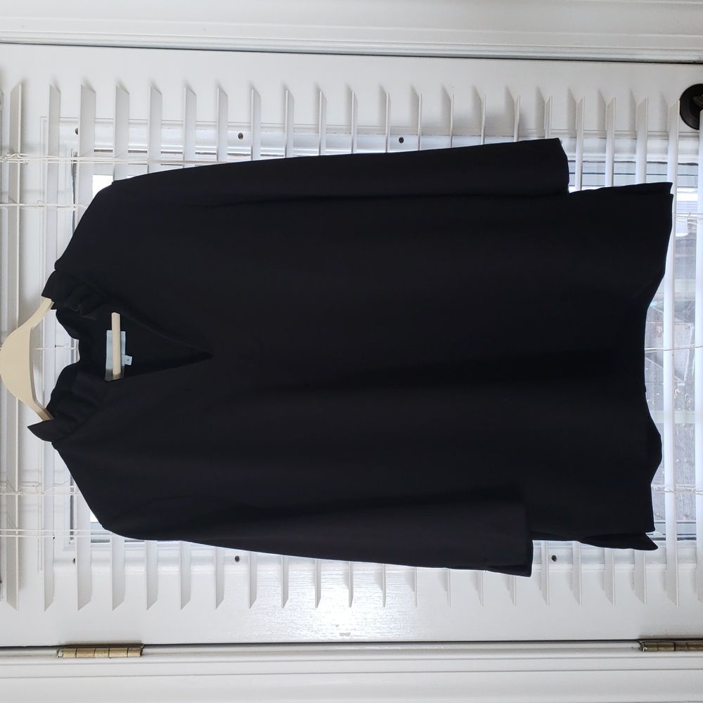 Tuckernuck black shirt size L